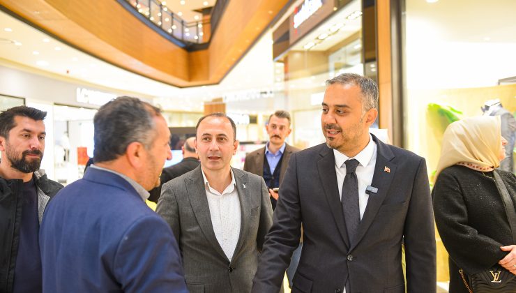 Hanifi Toptaş, Piazza AVM’de Vatandaşlarla Bir Araya Geldi