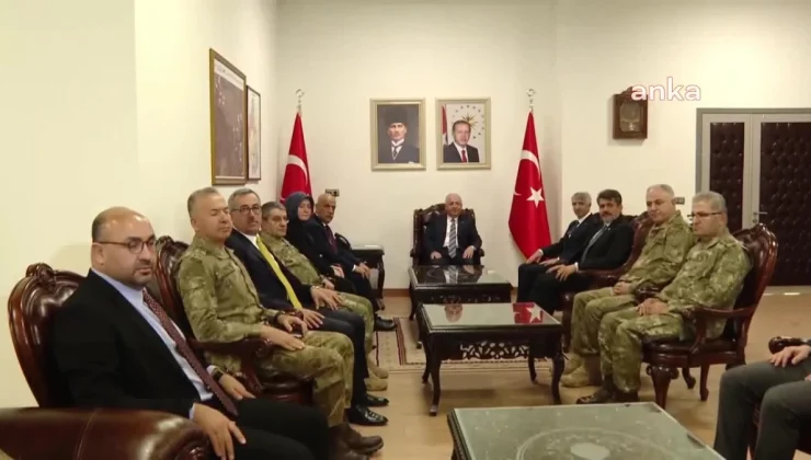 Milli Savunma Bakanı Kahramanmaraş’ta esnafı ziyaret etti