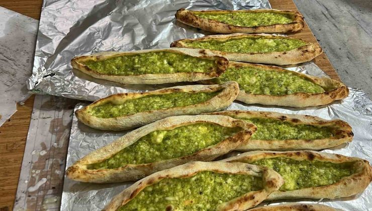 İftar sofralarının lezzetli yiyeceği fıstıklı börek
