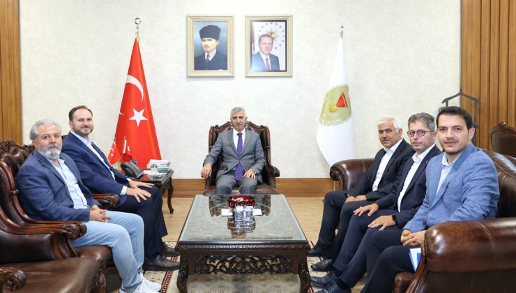 Yeşilay Genel Başkanı Doç.Dr. Mehmet Dinç’ten Vali Mükerrem Ünlüer’e ziyaret
