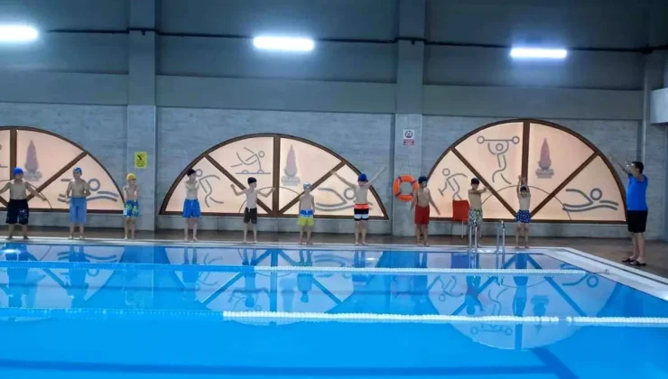 Onikişubat Belediyesi Yaz Yüzme Kursunu Şenlik Yarışmalarıyla Tamamlıyor