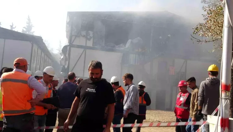 Konteyner Yangını Herkesi Korkuttu