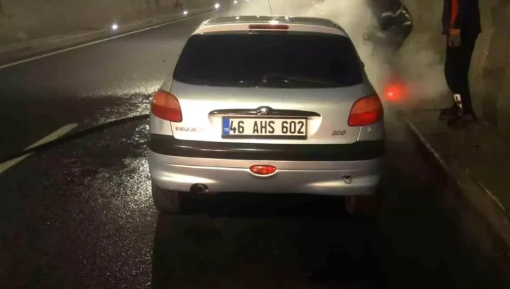 Seyir Halindeki Otomobil Yandı