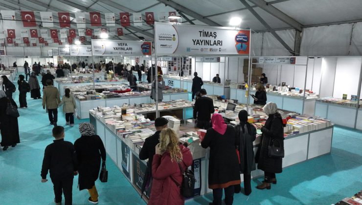 9. Uluslararası Kitap Fuarı İlk Gününde Ziyaretçi Akınına Uğradı
