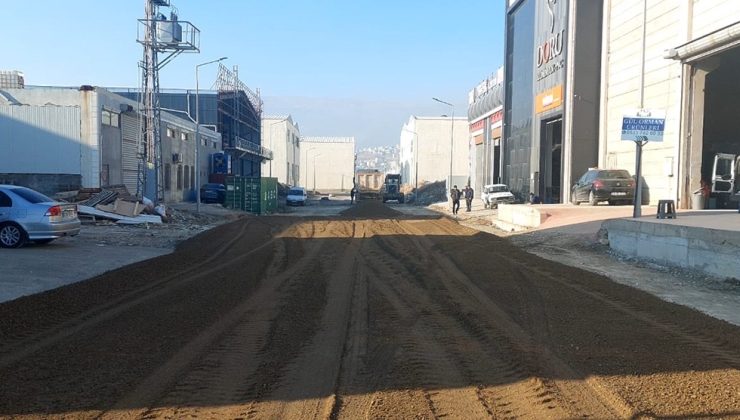 YENİ SANAYİ SİTESİ’NDE DULKADİROĞLU’NDAN YOL ÇALIŞMASI