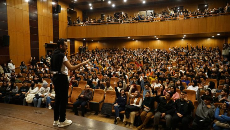 Gri Koç Anlattı, Gençler Büyük Bir İlgiyle Dinledi