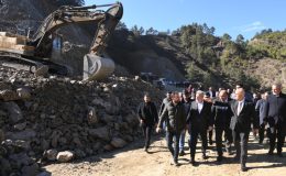 Andırın’ın Şehir Merkezine Ulaşımını Kısaltacak Yolda Çalışmalar Hızla Sürüyor