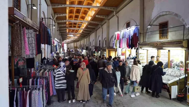 Tarihi Kapalı Çarşı’da Bayram Hareketliliği