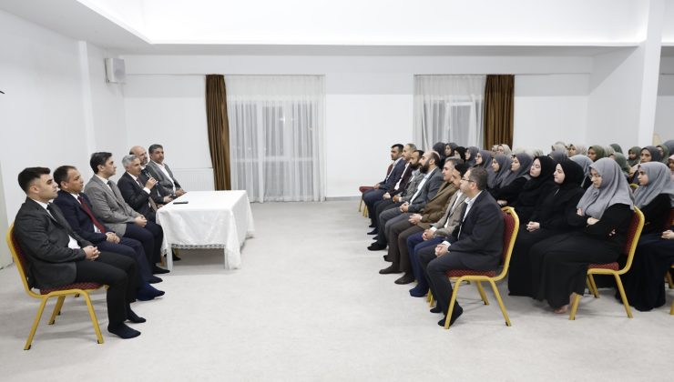 Vali Ünlüer, Hafızlarla İftar Sofrasında Buluştu