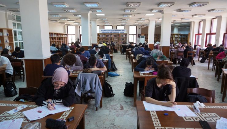 Büyükşehir, Üniversiteye Giden Yolda Gençlere Desteğini Sürdürüyor