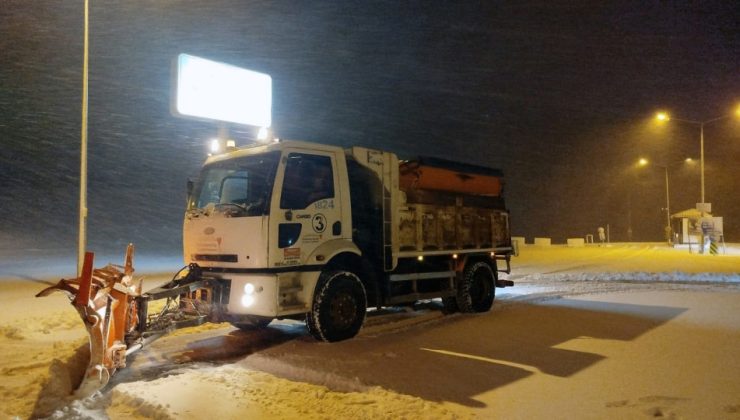 Büyükşehir’den Kar Yağışına Karşı Etkin Müdahale; Yüzlerce Araç ve Personel Sahada