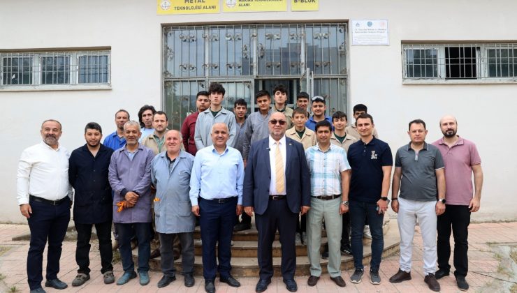 DULKADİROĞLU BELEDİYESİ’NDEN EĞİTİME VE YERLİ ÜRETİME DESTEK