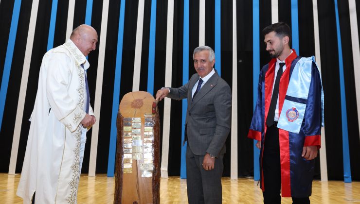 Vali Ünlüer, KSÜ Akademik Yılı Mezuniyet Törenine Katıldı