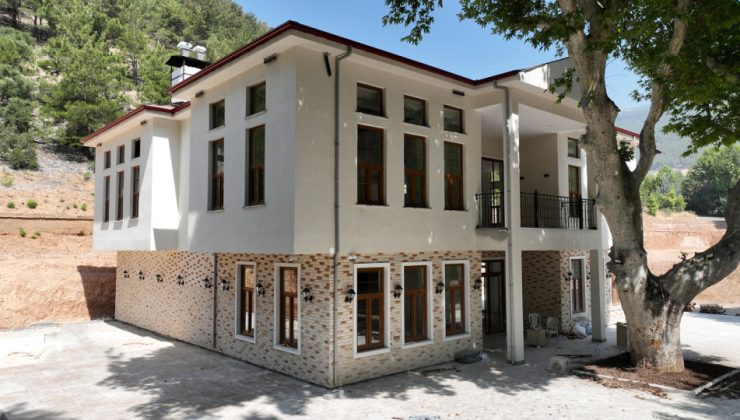 Büyükşehir’den Dulkadiroğlu’na Yeni Sosyal Mekân; Çınaraltı
