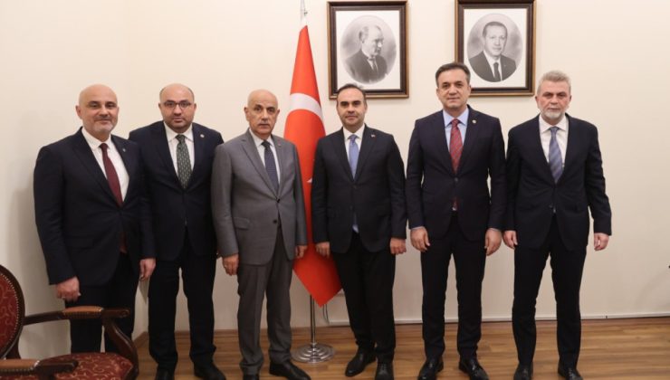 AK Parti Kahramanmaraş Heyeti, Sanayi ve Teknoloji Bakanı Kacır ile Görüştü