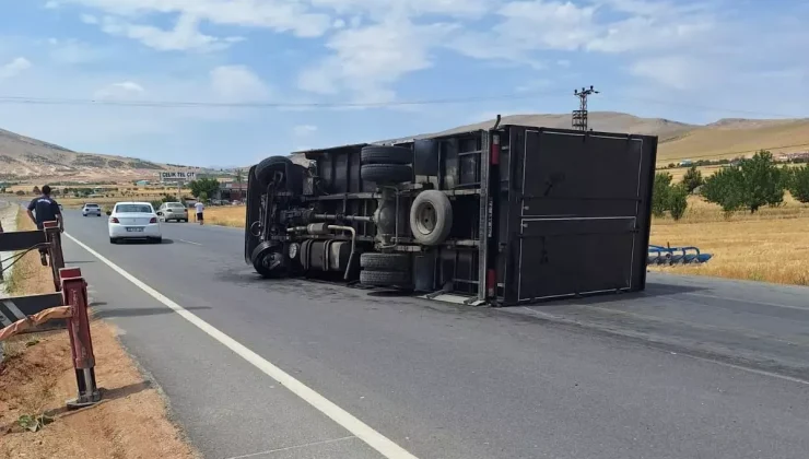 Afşin’de Kamyonet Devrildi, 2 Yaralı