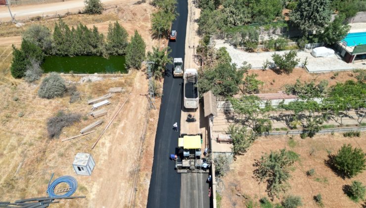 DULKADİROĞLU BELEDİYESİ’NDEN AYAKLICAOLUK VE AKYAR’DA ASFALT ÇALIŞMASI