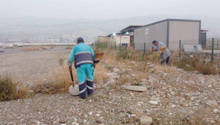 Dulkadiroğlu Belediyesi’nden Konteyner Kent ve İlçe Genelinde Yoğun Temizlik Mesaisi