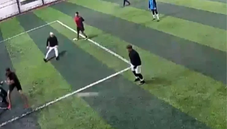 Halı Sahada Kalp Krizi Geçiren 47 Yaşındaki Adam Hayatını Kaybetti