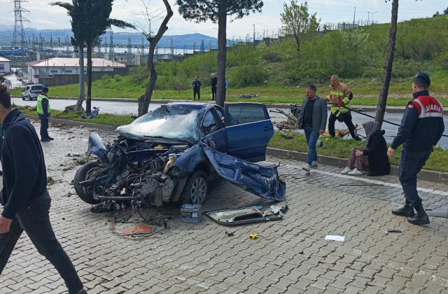 17 YAŞINDAKİ EHLİYETSİZ SÜRÜCÜ DEHŞET SAÇTI: ARAÇ REFÜJÜ BİÇTİ