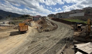 Onikişubat’ta Kırsal Atağı: 11 Mahallede Eş Zamanlı Yol Seferberliği