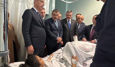 Kahramanmaraş’ta Okul Saldırısı: Bakanlar Yaralı Öğrencileri Hastanede Ziyaret Etti