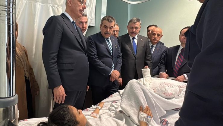Kahramanmaraş’ta Okul Saldırısı: Bakanlar Yaralı Öğrencileri Hastanede Ziyaret Etti