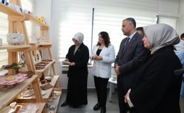 Depremzede Kadınların Emeği Seramik Sergisinde Hayat Buldu