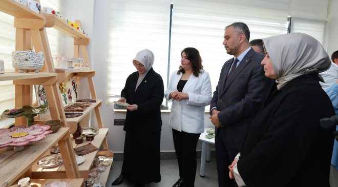 Depremzede Kadınların Emeği Seramik Sergisinde Hayat Buldu