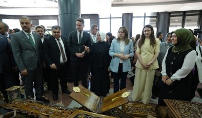 KAMEK’in El Emeği Göz Nuru Eserleri Yıl Sonu Sergisinde Görücüye Çıktı