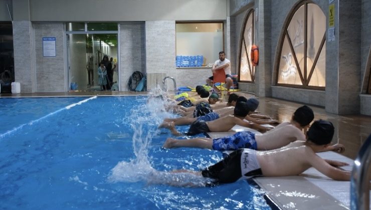 Onikişubat Belediyesi’nden Çocuklara Ücretsiz Yüzme Kursu Kayıtları Devam Ediyor