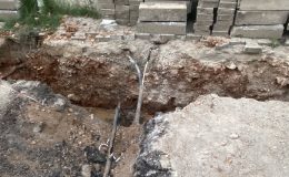 AKEDAŞ Tepki Çekti: Kazıda Kablolar Koptu, Altyapı Açıkta Kaldı