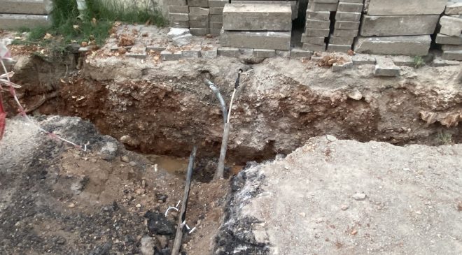 AKEDAŞ Tepki Çekti: Kazıda Kablolar Koptu, Altyapı Açıkta Kaldı