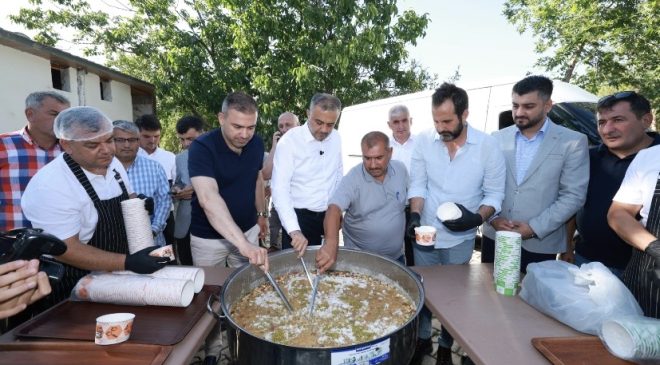 DÖNÜKLÜ’DE AŞURE BEREKETİ: BAŞKAN TOPTAŞ VATANDAŞLARLA BULUŞTU