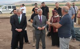 Vali Ünlüer, Domuztepe Höyüğü’ndeki Kazı Çalışmalarını İnceledi