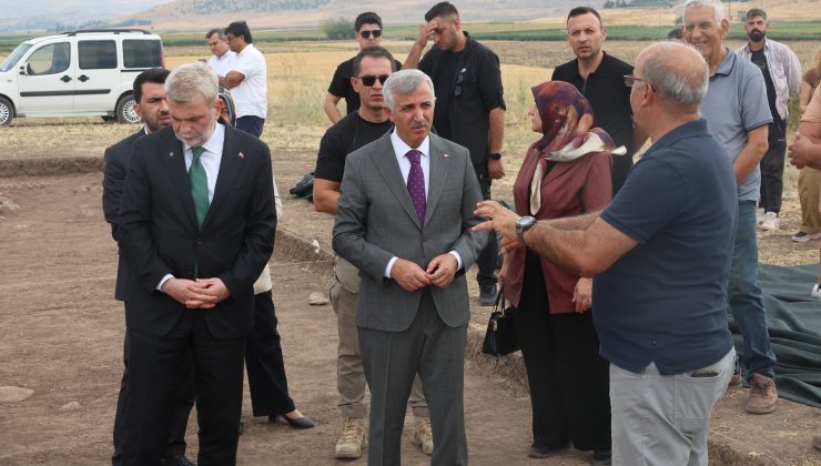 Vali Ünlüer, Domuztepe Höyüğü’ndeki Kazı Çalışmalarını İnceledi
